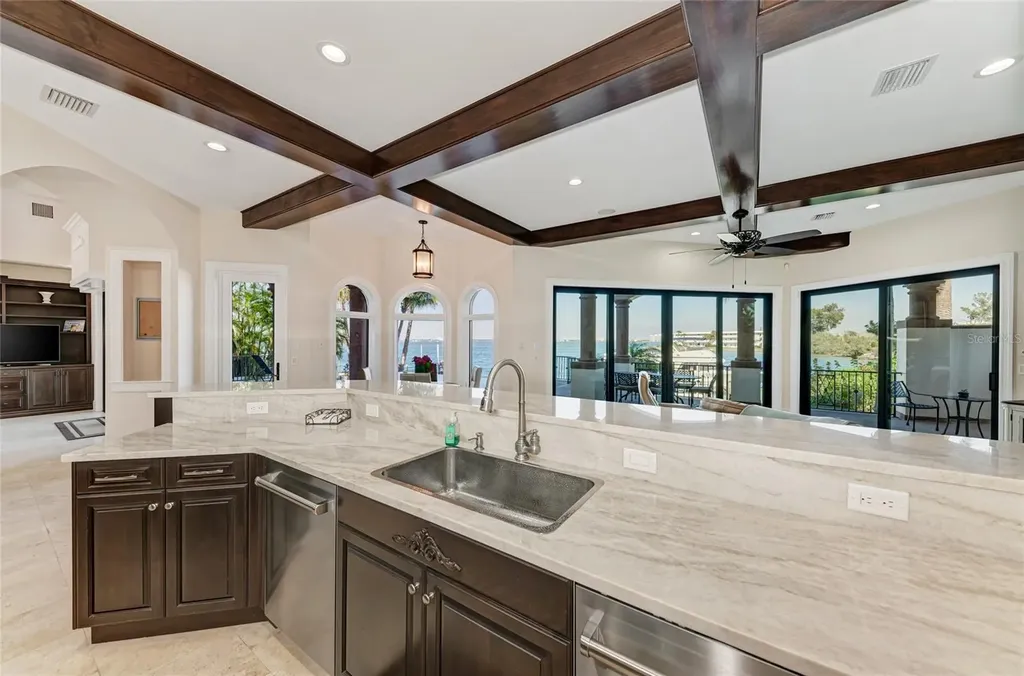 14 N Washington Drive Sarasota FL 34236