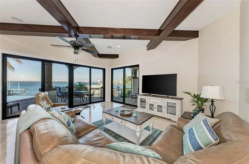 14 N Washington Drive Sarasota FL 34236