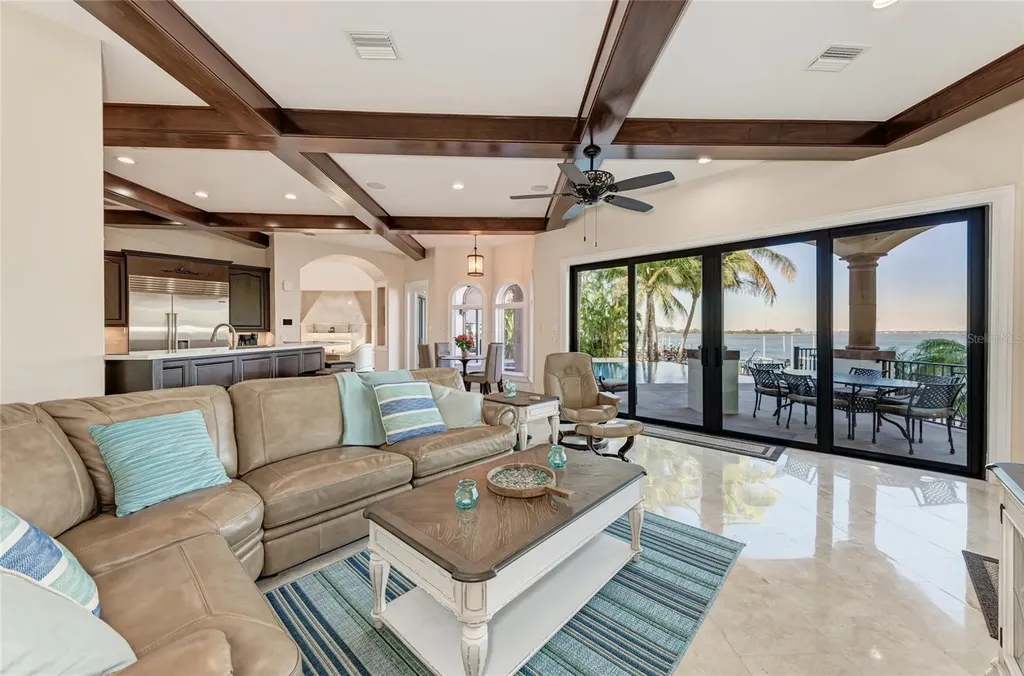 14 N Washington Drive Sarasota FL 34236