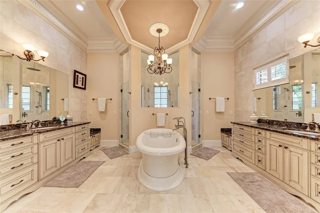 14 N Washington Drive Sarasota FL 34236