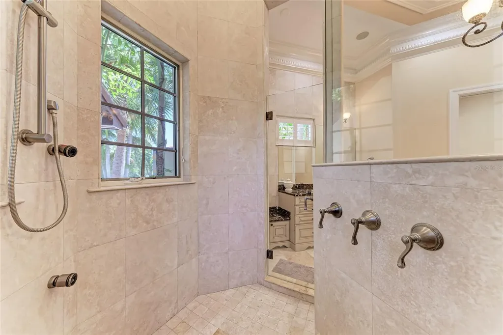 14 N Washington Drive Sarasota FL 34236