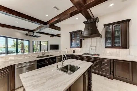 14 N Washington Drive Sarasota FL 34236