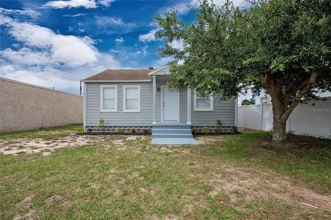 137 W Stuart Avenue Lake Wales FL 33853