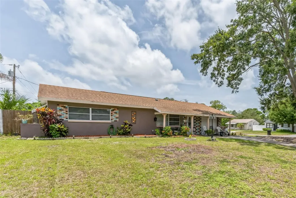 4596 35th Terrace N St Petersburg FL 33713