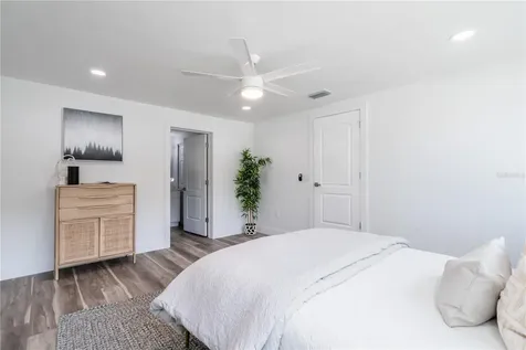 5901 3rd Avenue N St Petersburg FL 33710