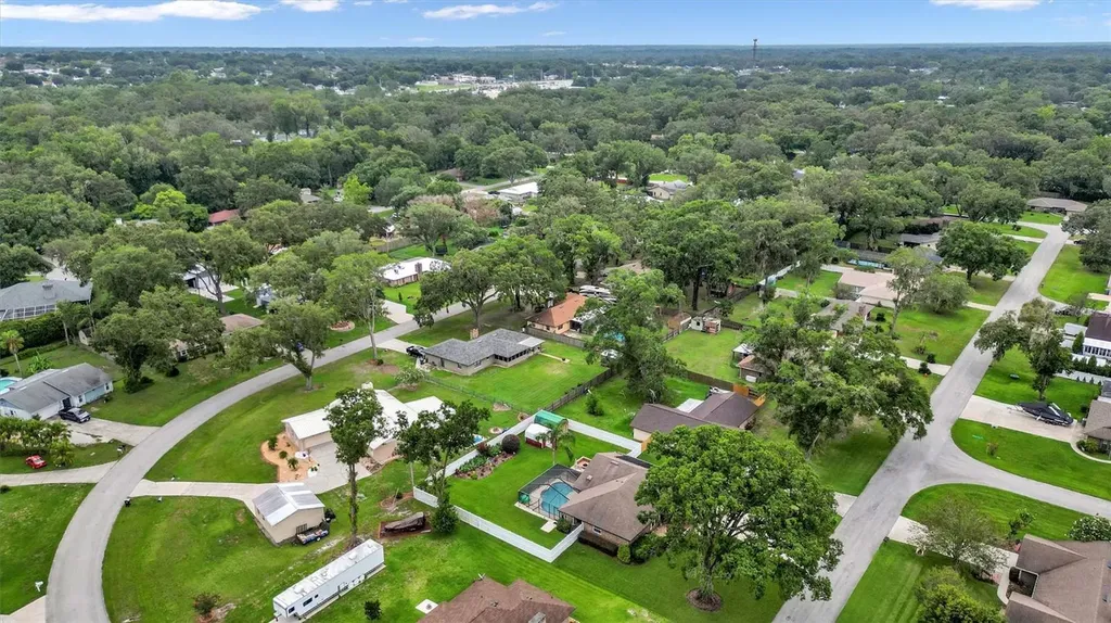 7815 Rolling Grove Drive W Lakeland FL 33810