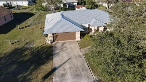 2028 W Columbine Road Avon Park FL 33825