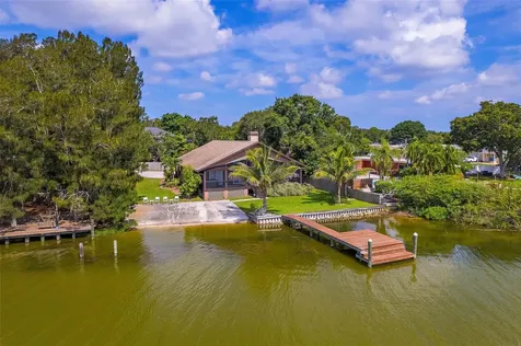 10505 Lake Breeze Drive Seminole FL 33772