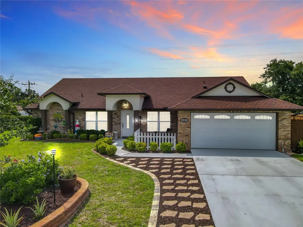 2010 S Old Mill Drive Deltona FL 32725