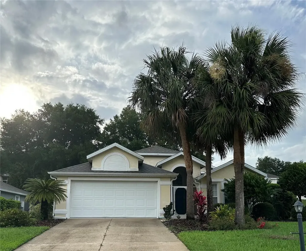 6141 Landings Boulevard Lady Lake FL 32159