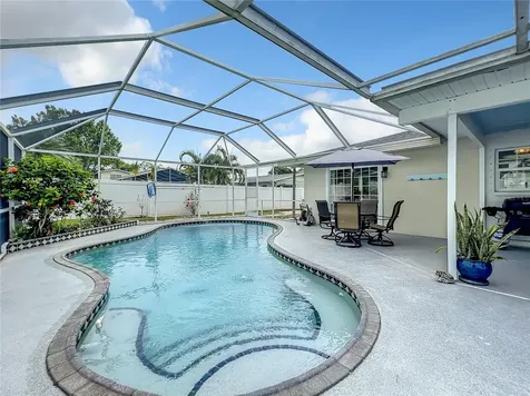 1211 Angela Maria Road Sarasota FL 34243