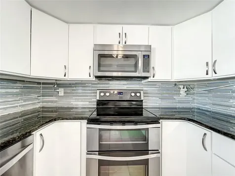 1211 Angela Maria Road Sarasota FL 34243