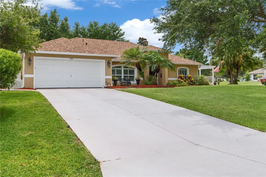 2301 Queen Palm Court Leesburg FL 34748
