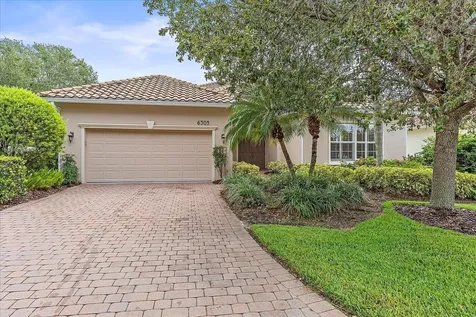 6305 41st Court E Sarasota FL 34243