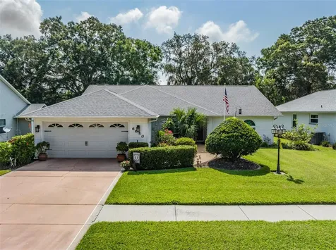 6650 Northlake Drive Zephyrhills FL 33542