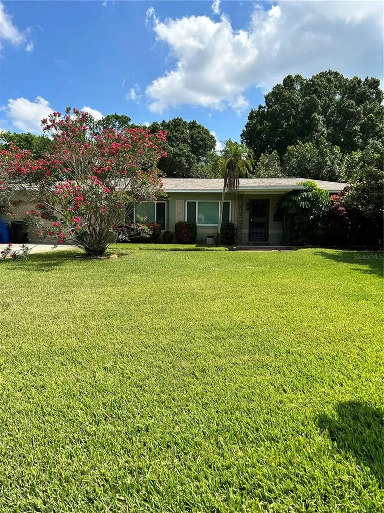 791 66th Avenue S St Petersburg FL 33705