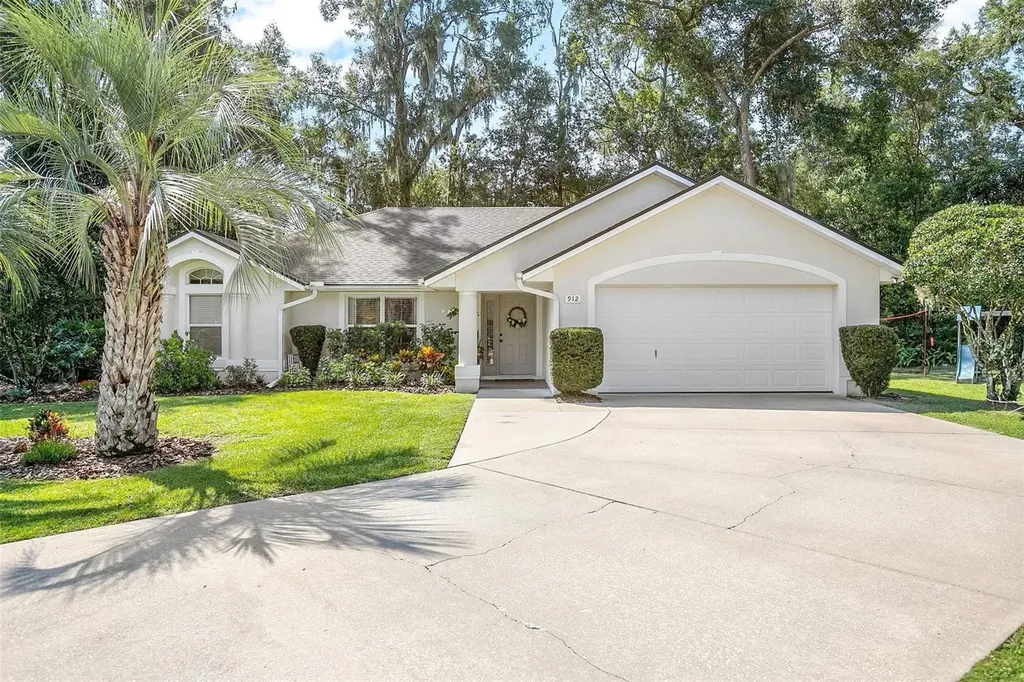 912 Cabbage Court Deland FL 32720