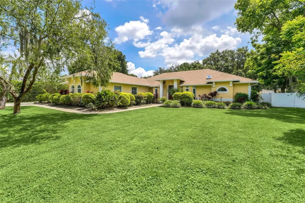 2625 Crescent Lake Court Windermere FL 34786