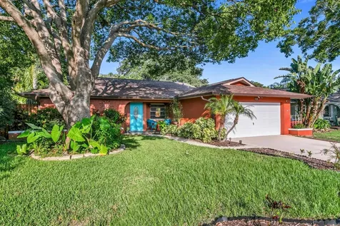1013 Patriot Place Dunedin FL 34698