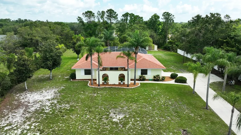9437 Pinetree Drive Lake Wales FL 33898