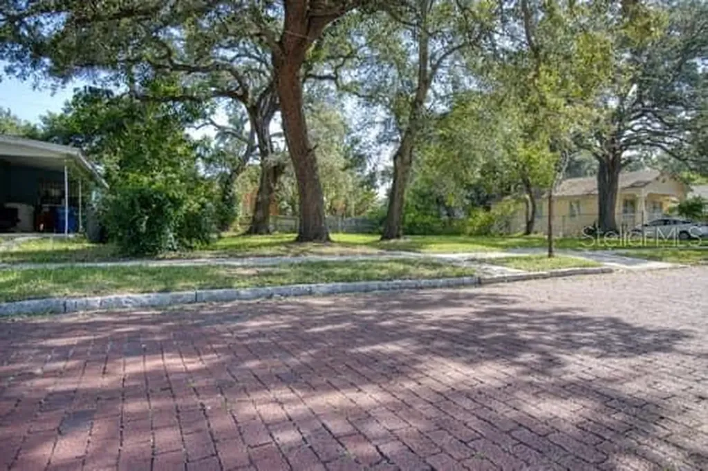 000 Newton Avenue S St Petersburg FL 33701