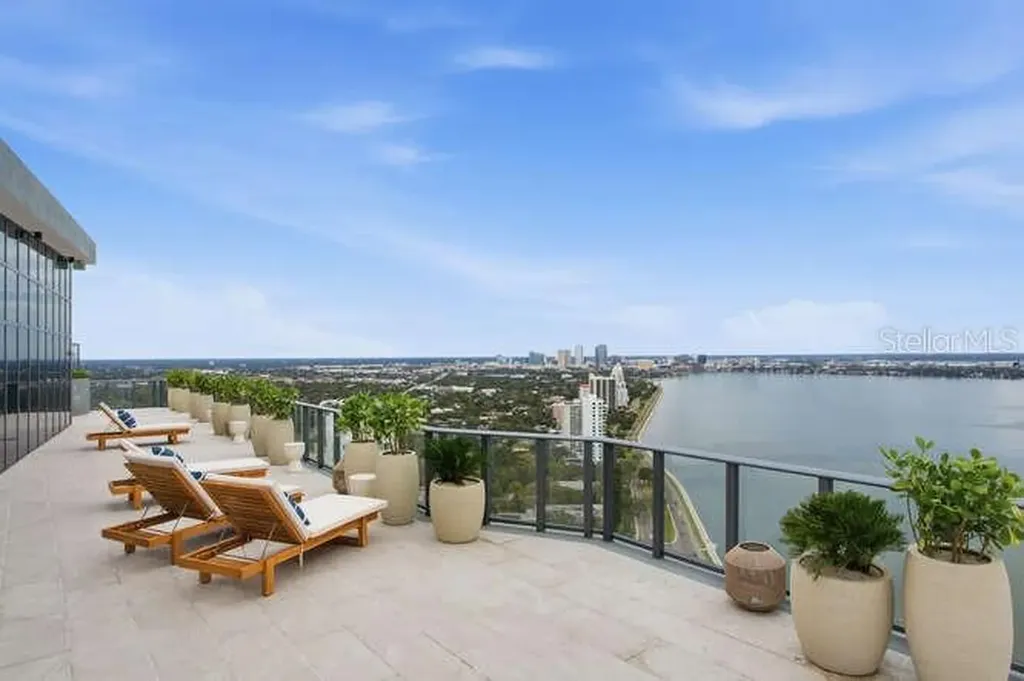 3015 S Ysabella Avenue Tampa FL 33629