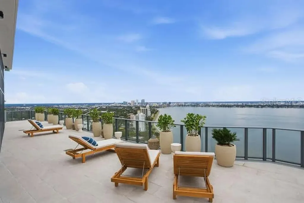 3015 S Ysabella Avenue Tampa FL 33629