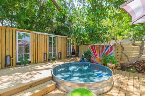 7418 4th Avenue N St Petersburg FL 33710