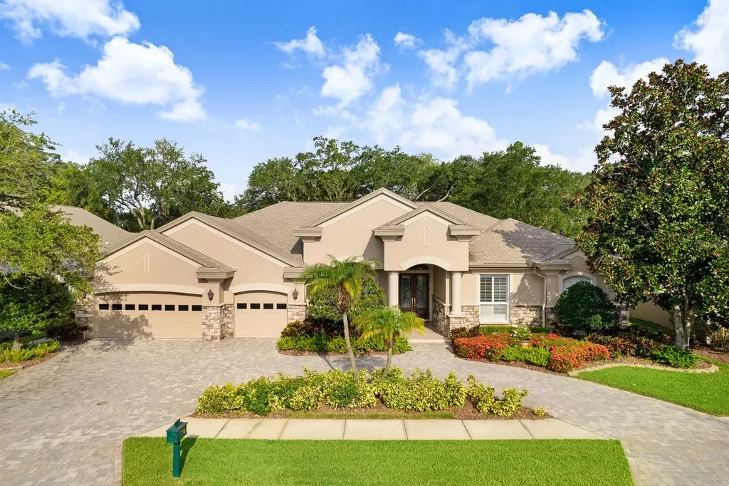 236 Highland Woods Drive Safety Harbor FL 34695