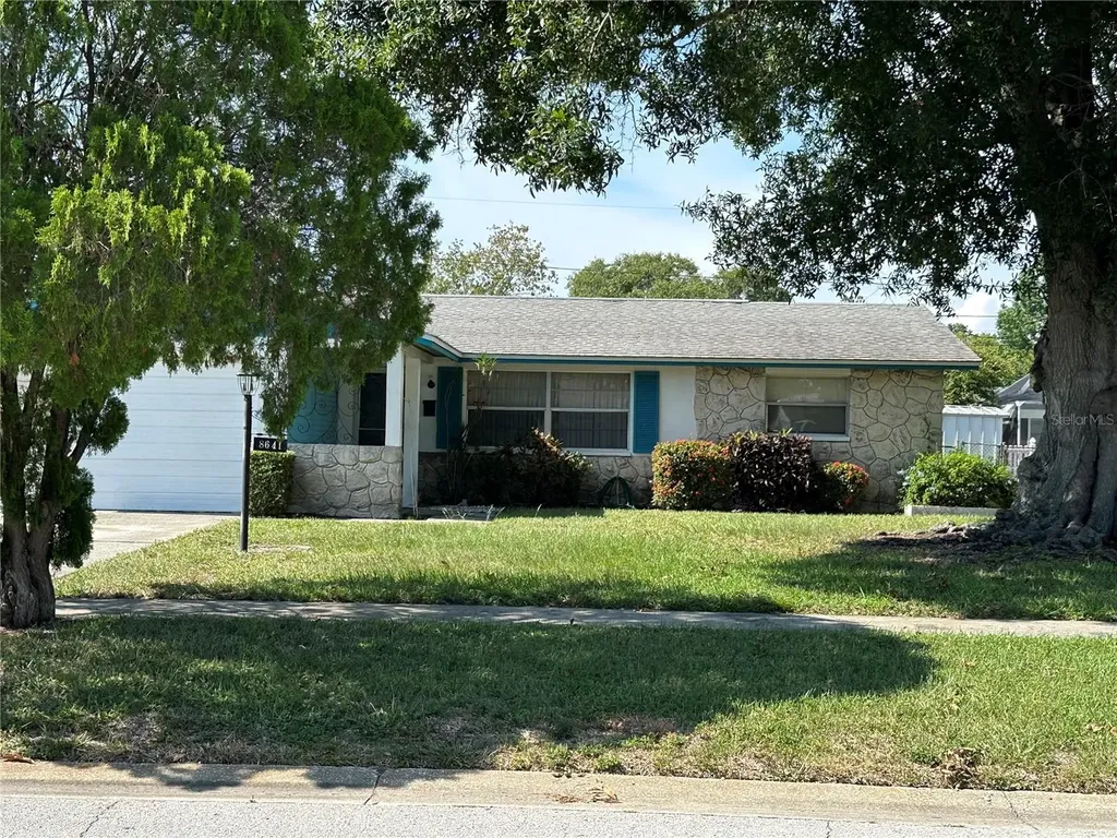 8641 Lantana Drive Seminole FL 33777
