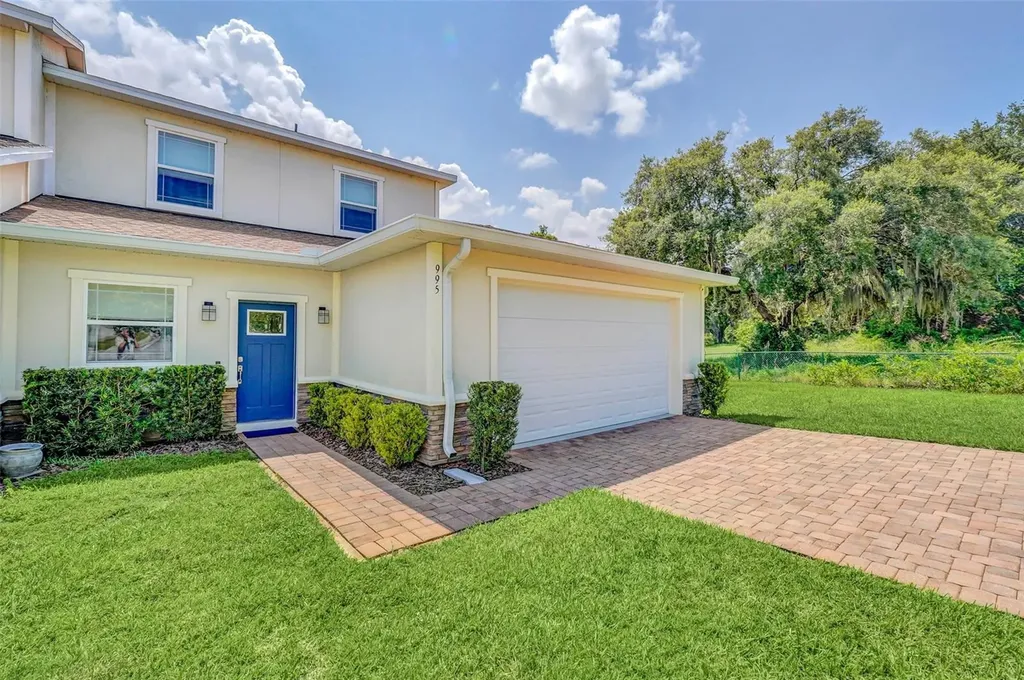 995 Lakefront Village Drive Clermont FL 34711
