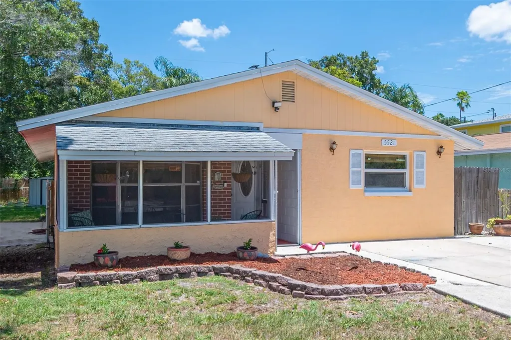 5521 Crissman Drive N St Petersburg FL 33714