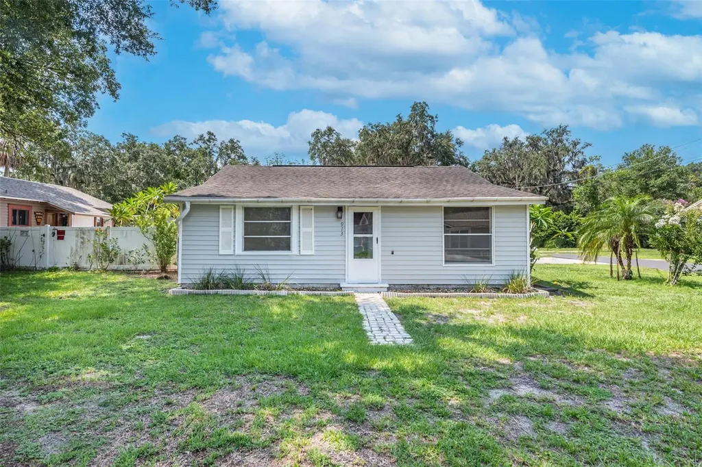 913 W Cherry Street Plant City FL 33563