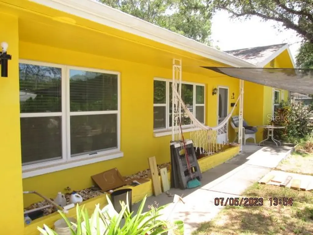9 N Meteor Avenue Clearwater FL 33765