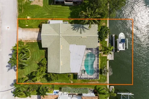 2019 Illinois Avenue NE St Petersburg FL 33703