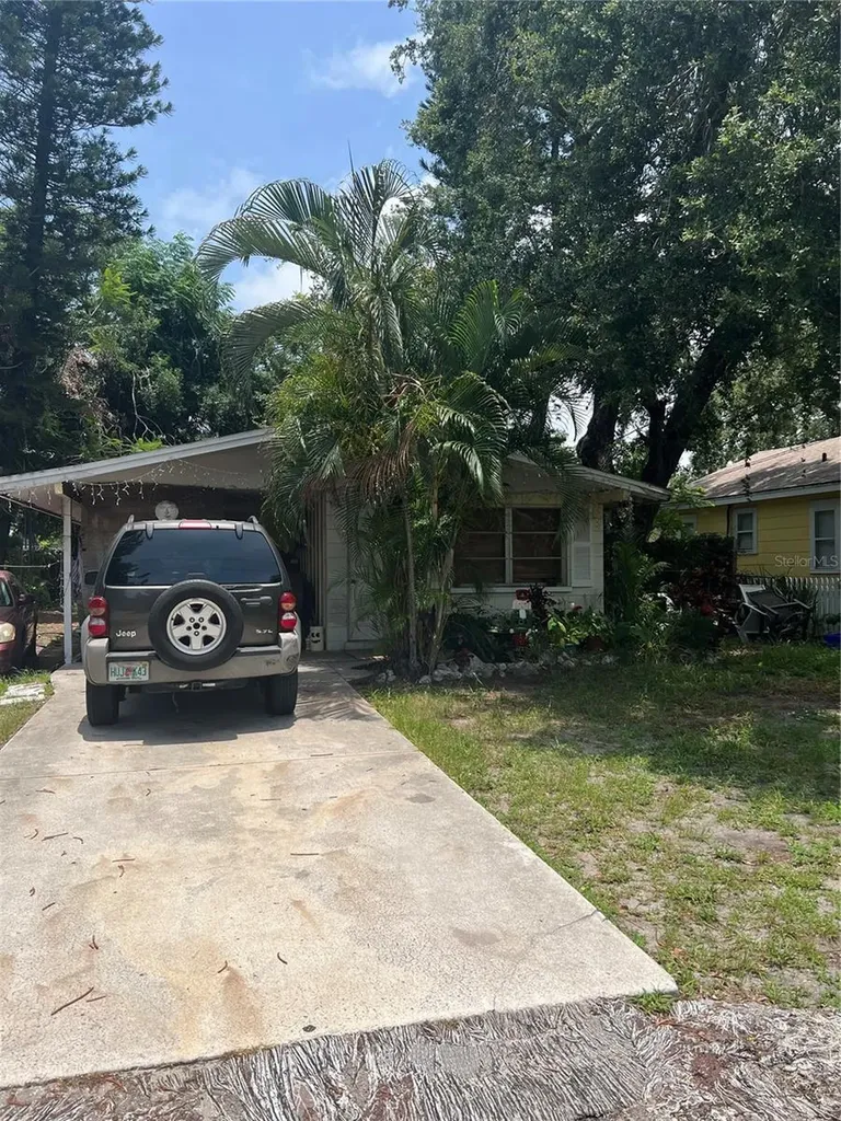 1071 Highland Street Sarasota FL 34234
