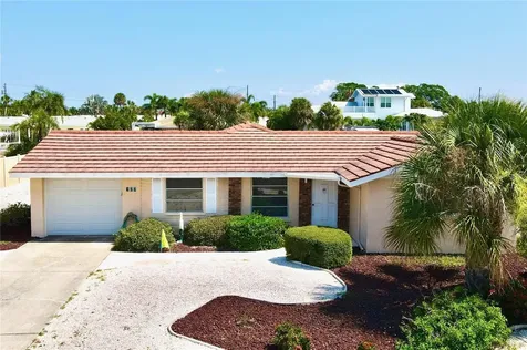 611 Concord Lane Holmes Beach FL 34217