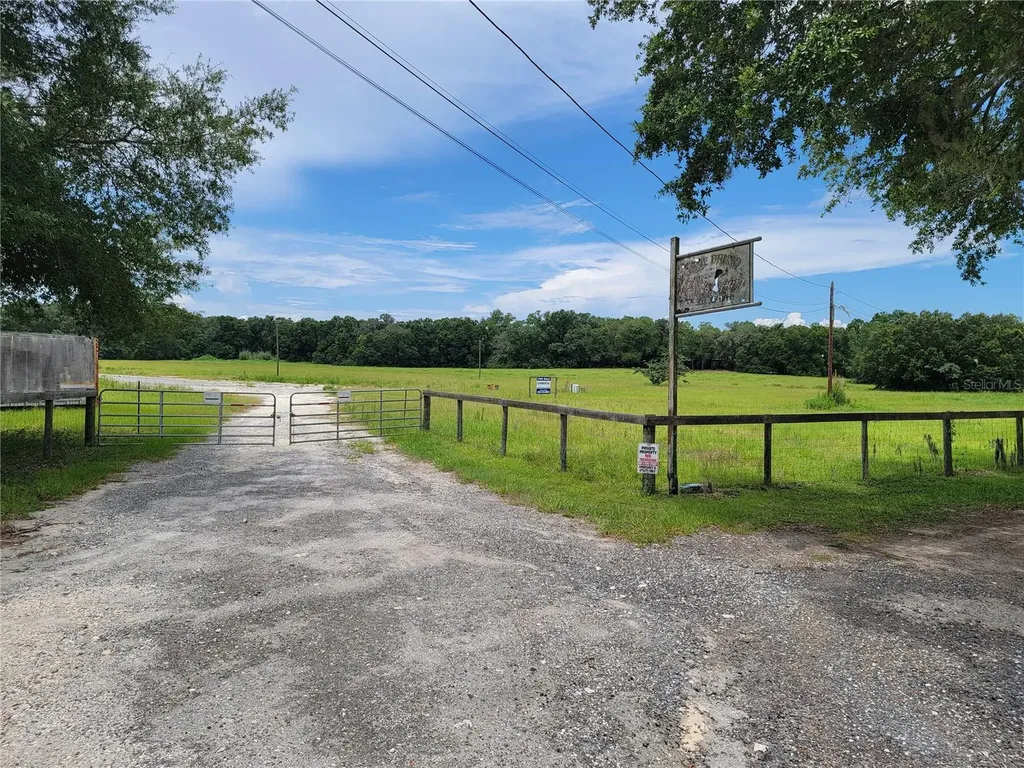 11580 SE Us Highway 441 Belleview FL 34420