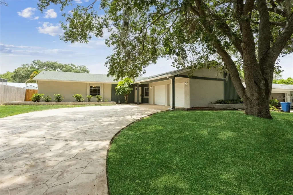 609 Hillpoint Way Brandon FL 33510