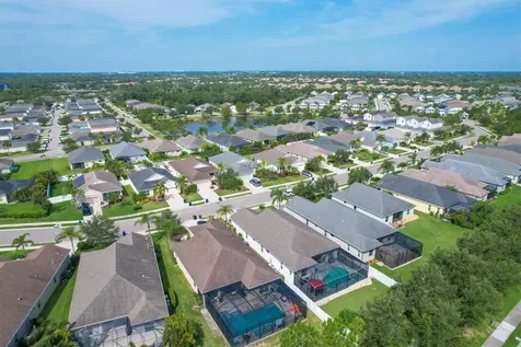 4803 Silvermoss Drive Sarasota FL 34243