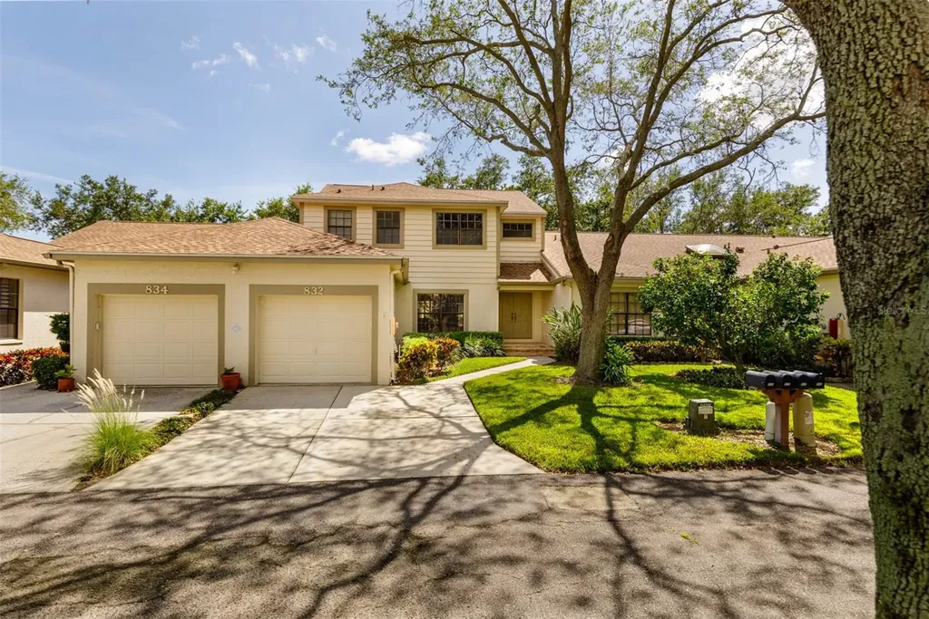 832 Glades Court NE St Petersburg FL 33702