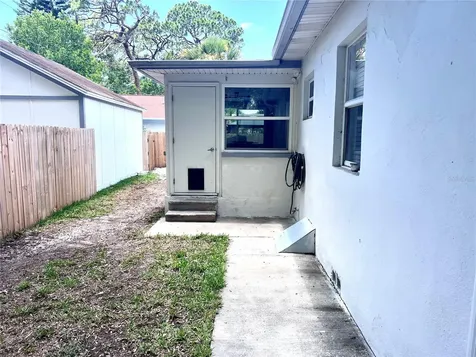 5550 9th Avenue N St Petersburg FL 33710