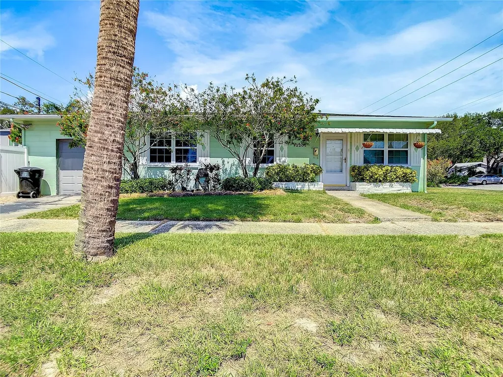2201 81st Street N St Petersburg FL 33710