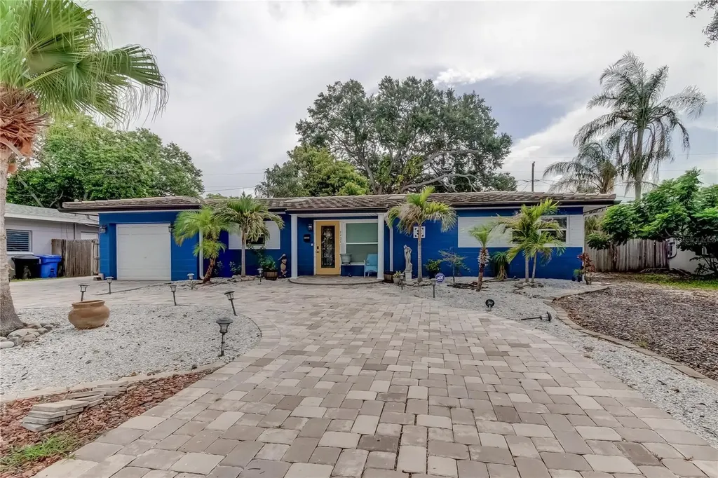 7497 10th Street N St Petersburg FL 33702