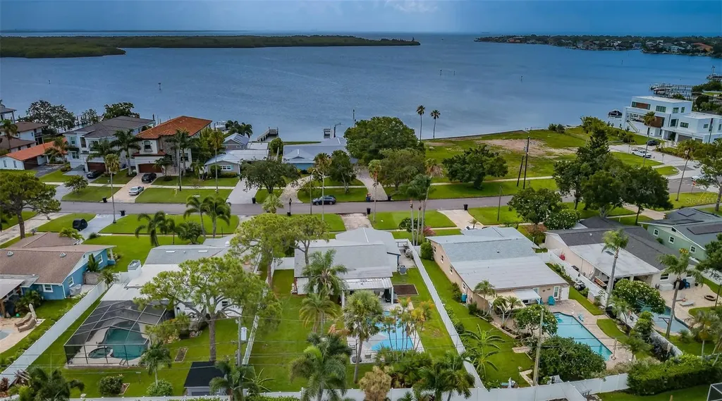 6310 Bayou Grande Boulevard NE St Petersburg FL 33702