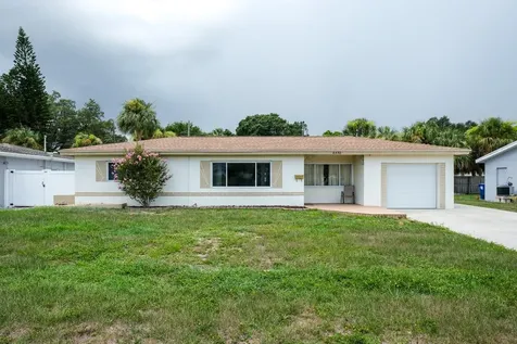 8450 8th Street N St Petersburg FL 33702