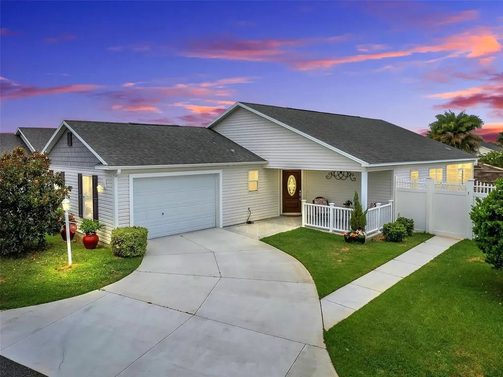 2565 Lindewood Street The Villages FL 32163