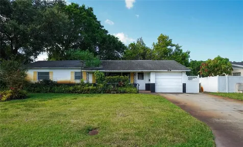 6466 18th Avenue N St Petersburg FL 33710