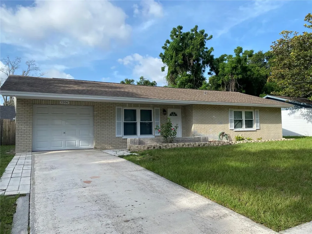 1206 Sagamore Drive Seffner FL 33584