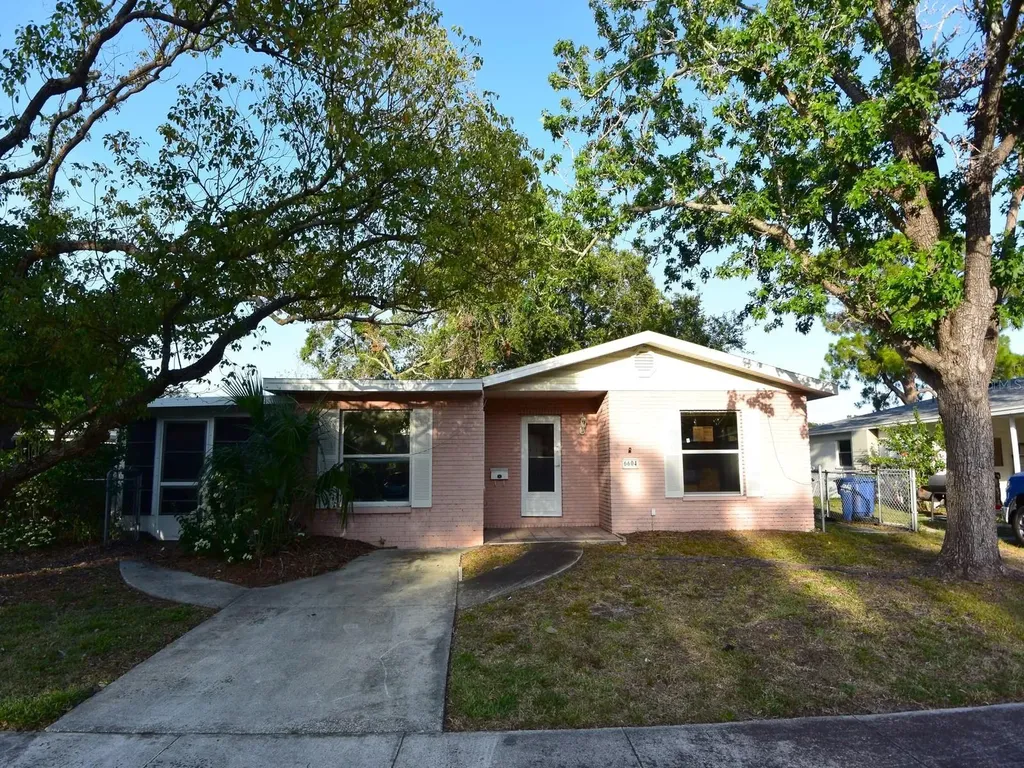 6604 S Monroe Street Tampa FL 33616
